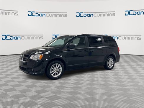 Used 2019 Dodge Grand Caravan SXT image 4