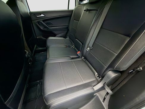 Used 2021 Volkswagen Tiguan SEL FWD image 13