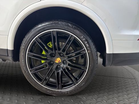 Used 2018 Porsche Cayenne S AWD/4WD image 24