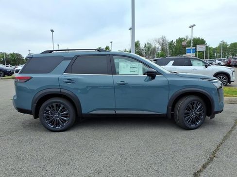 New 2026 Nissan Pathfinder SL AWD/4WD image 2