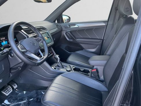 Used 2023 Volkswagen Tiguan SE R-Line image 9