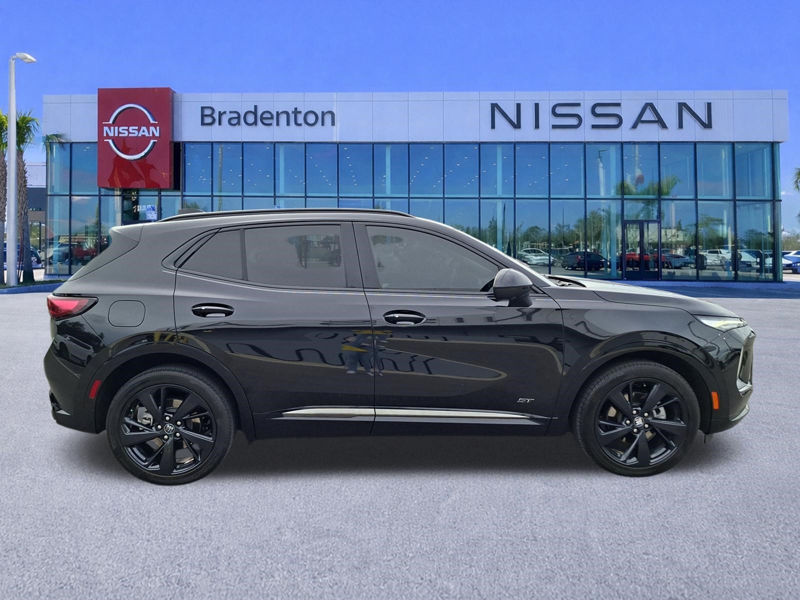 Used 2024 Buick Envision Sport Touring AWD/4WD image 4