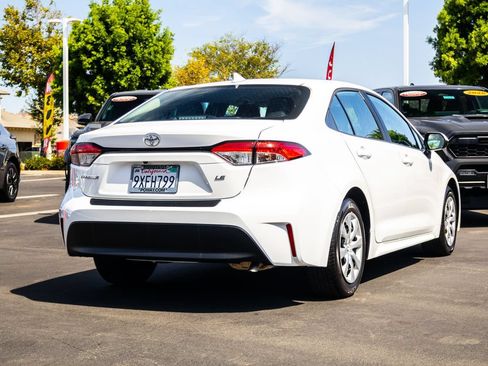 Used 2026 Toyota Corolla LE FWD image 9