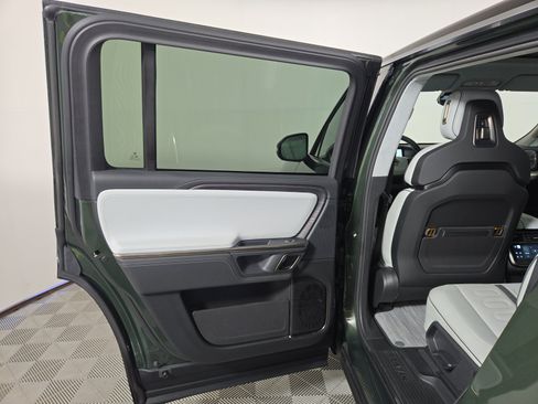 Used 2024 Rivian R1S Adventure AWD/4WD image 17