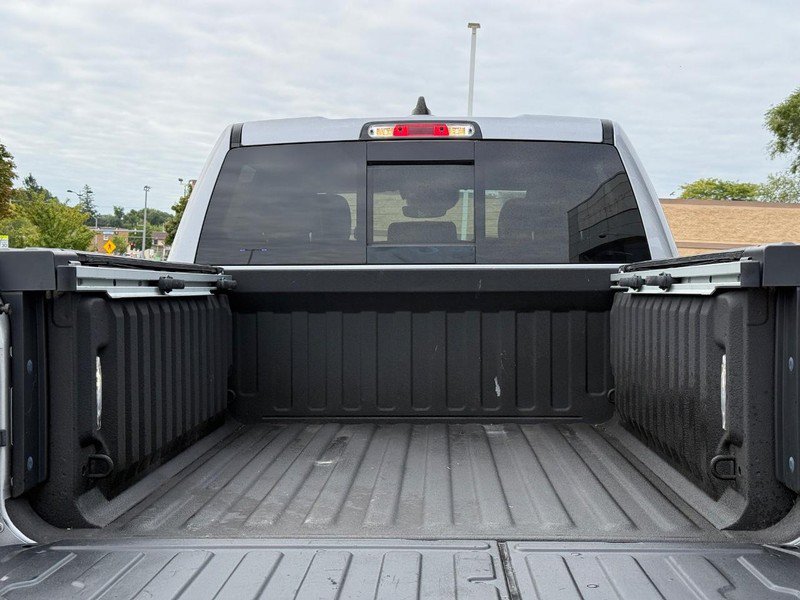 Used 2023 RAM 1500 Laramie AWD/4WD image 9