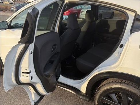 Certified 2022 Honda HR-V Sport image 10