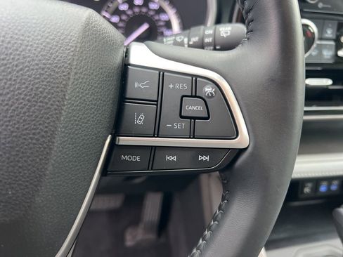 Used 2022 Toyota Highlander XLE image 16