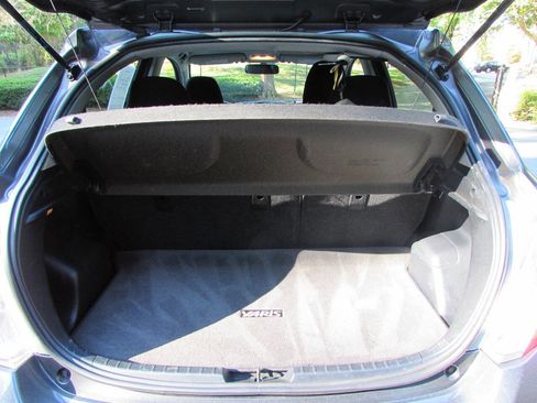 Used 2012 Toyota Yaris LE FWD image 28