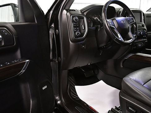 Used 2021 Chevrolet Silverado 1500 LT Trail Boss w/ Convenience Package II image 17