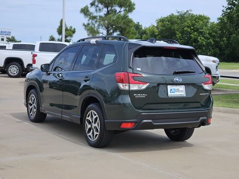 Used 2024 Subaru Forester Premium AWD/4WD image 5