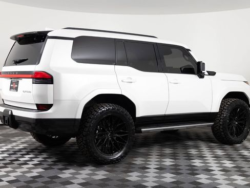 Used 2025 Lexus GX 550 w/ Cold Area Package AWD/4WD image 8