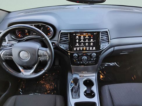 Used 2022 Jeep Grand Cherokee Laredo E image 15