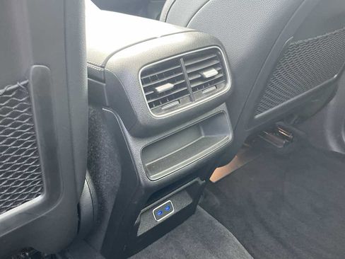 Certified 2025 Mercedes-Benz GLE 450e 4MATIC image 31