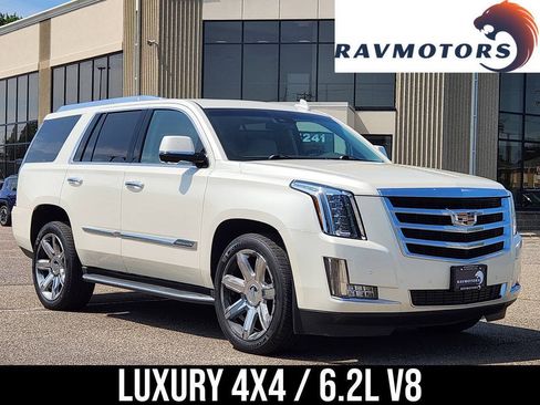 Used 2015 Cadillac Escalade Luxury AWD/4WD image 1