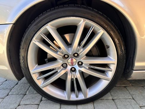 Used 2009 Jaguar XJ Vanden Plas Super V8 Portfolio RWD image 30