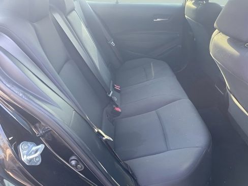 Used 2021 Toyota Corolla LE image 9