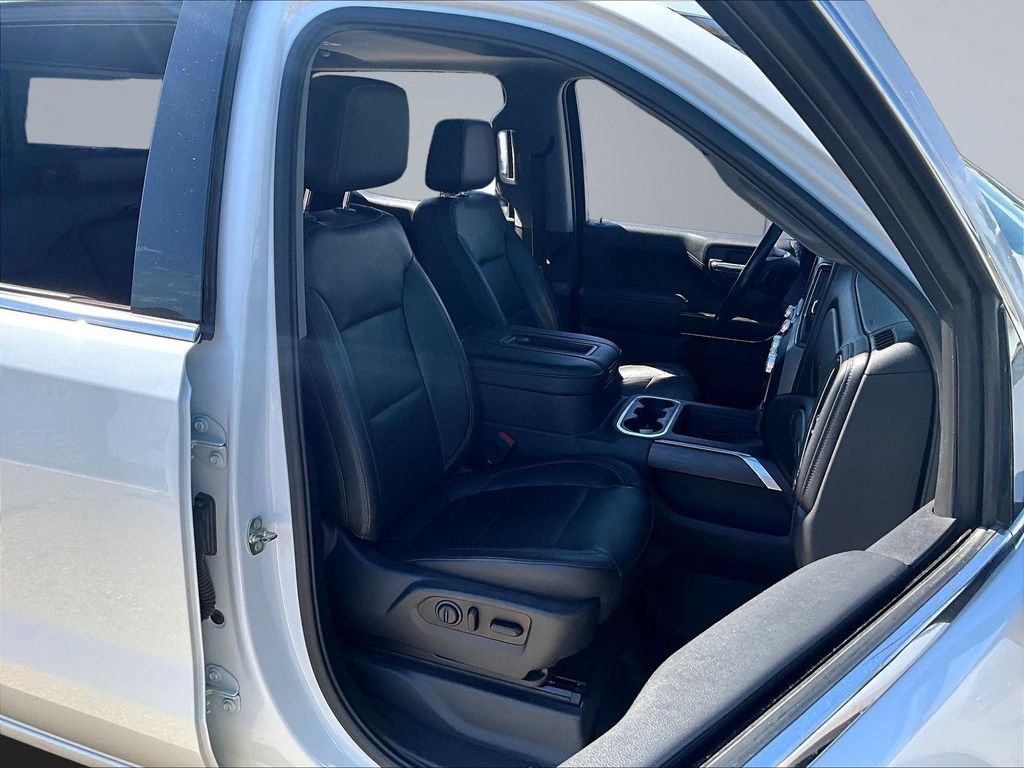Used 2019 GMC Sierra 1500 SLT w/ SLT Premium Plus Package AWD/4WD image 32