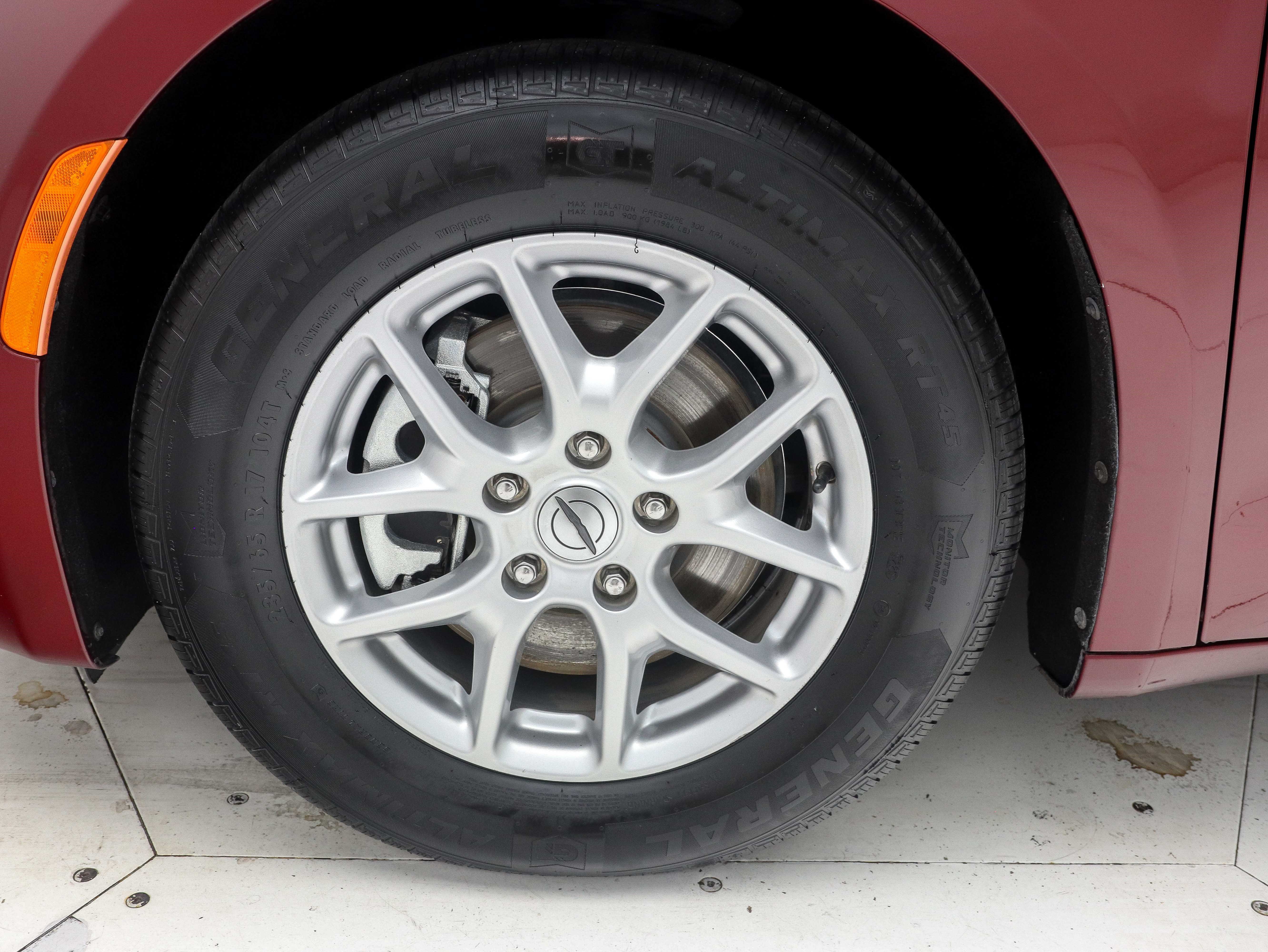 Used 2023 Chrysler Voyager LX FWD image 37