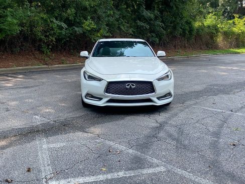 Used 2018 INFINITI Q60 3.0t Luxe w/ Sensory Package 3.0T Luxe RWD image 3