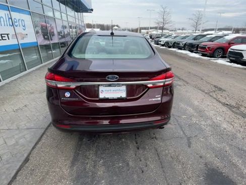 Used 2018 Ford Fusion SE image 7