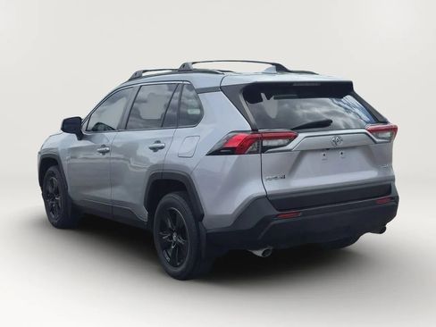 Used 2019 Toyota RAV4 XLE w/ Convenience Package FWD image 6