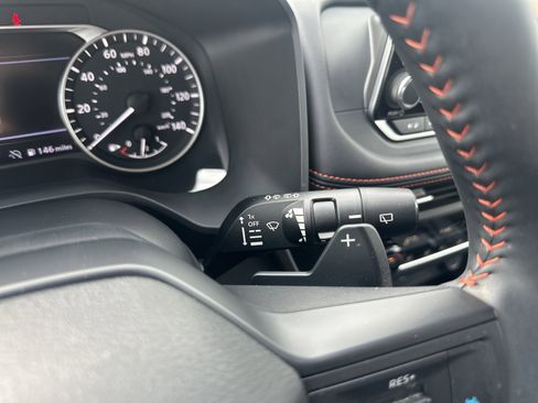 Used 2025 Nissan Rogue SV AWD/4WD image 23