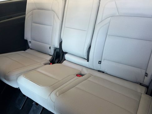 New 2026 Lincoln Navigator L Reserve AWD/4WD image 13