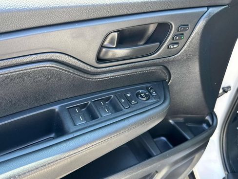 Used 2025 Honda Odyssey EX-L image 18