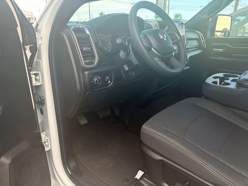 Used 2025 RAM 2500 Big Horn AWD/4WD image 6