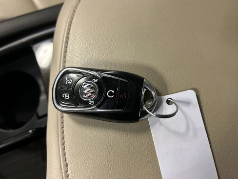 Used 2020 Buick Enclave Premium w/ Sun and Sites Package FWD image 22