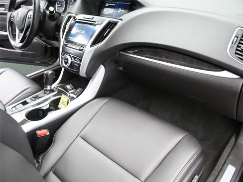 Used 2019 Acura TLX image 17