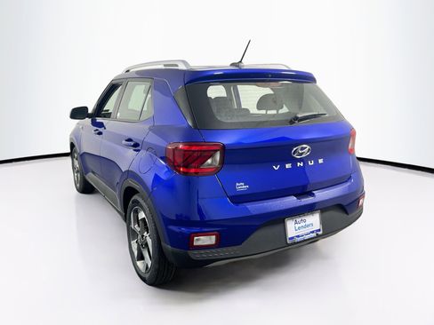 Used 2023 Hyundai Venue SEL FWD image 7