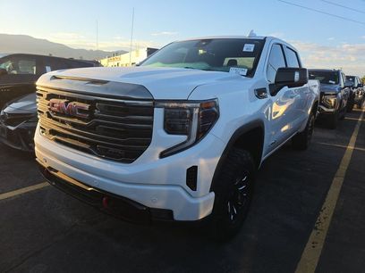 Used 2022 GMC Sierra 1500 AT4 w/ Technology Package