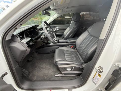 Used 2022 Audi e-tron Prestige w/ Prestige Package AWD/4WD image 10