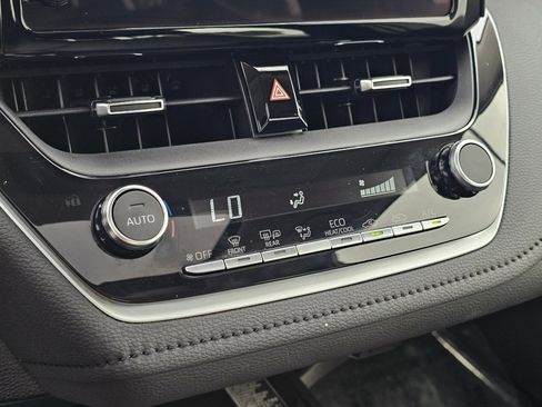 Used 2023 Toyota Corolla XLE image 11