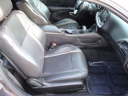 Used 2015 Dodge Challenger SXT Plus image 14