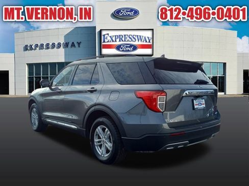 Used 2024 Ford Explorer XLT w/ Equipment Group 202A image 9