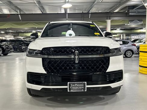 Used 2026 Lincoln Navigator L Reserve w/ Jet Appearance Package AWD/4WD image 6