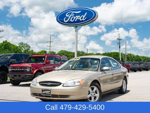 Used 2001 Ford Taurus SES FWD image 2