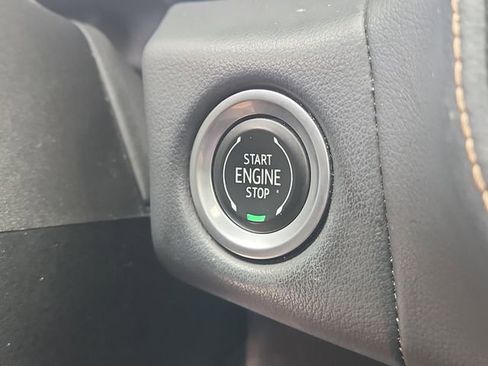 Used 2023 GMC Yukon XL AT4 w/ AT4 Premium Plus Package AWD/4WD image 32
