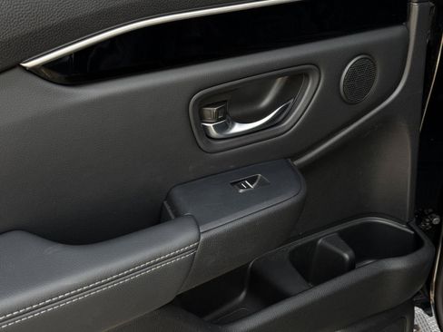 Used 2025 Honda Pilot EX-L image 23