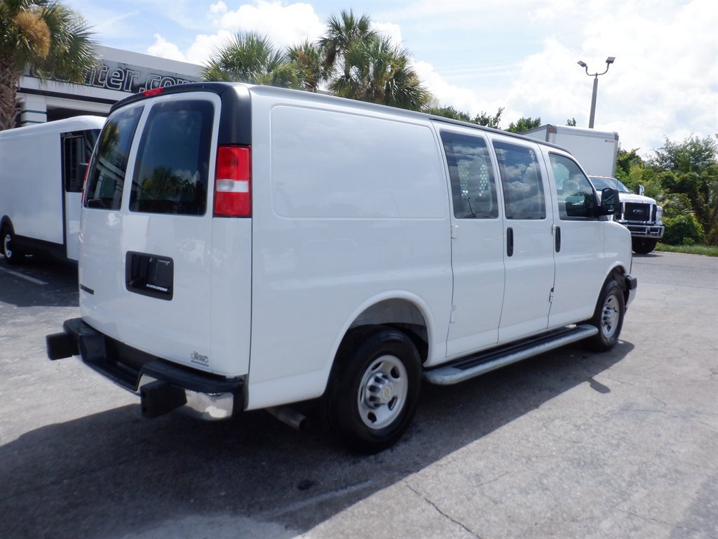 Used 2025 Chevrolet Express 2500 w/ Driver Convenience Package RWD image 8