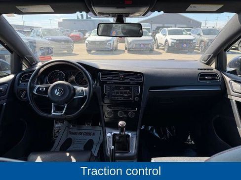 Used 2017 Volkswagen GTI SE image 4