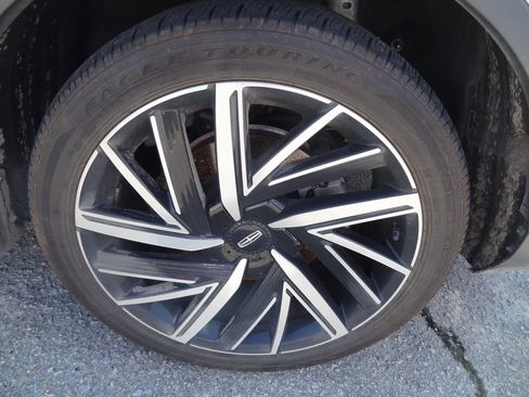 Certified 2025 Lincoln Aviator Reserve w/ Equipment Group 201A AWD/4WD image 11