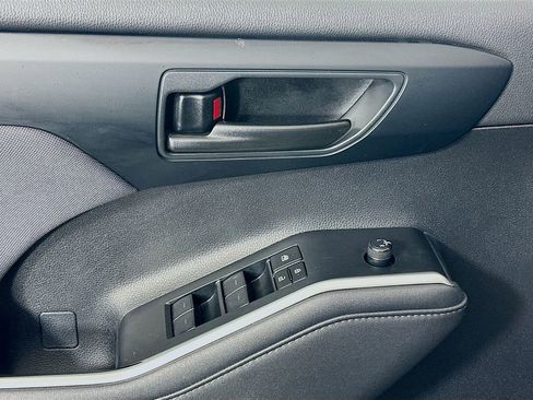 Used 2023 Toyota Highlander LE image 18