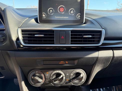 Used 2016 MAZDA MAZDA3 i Sport image 18