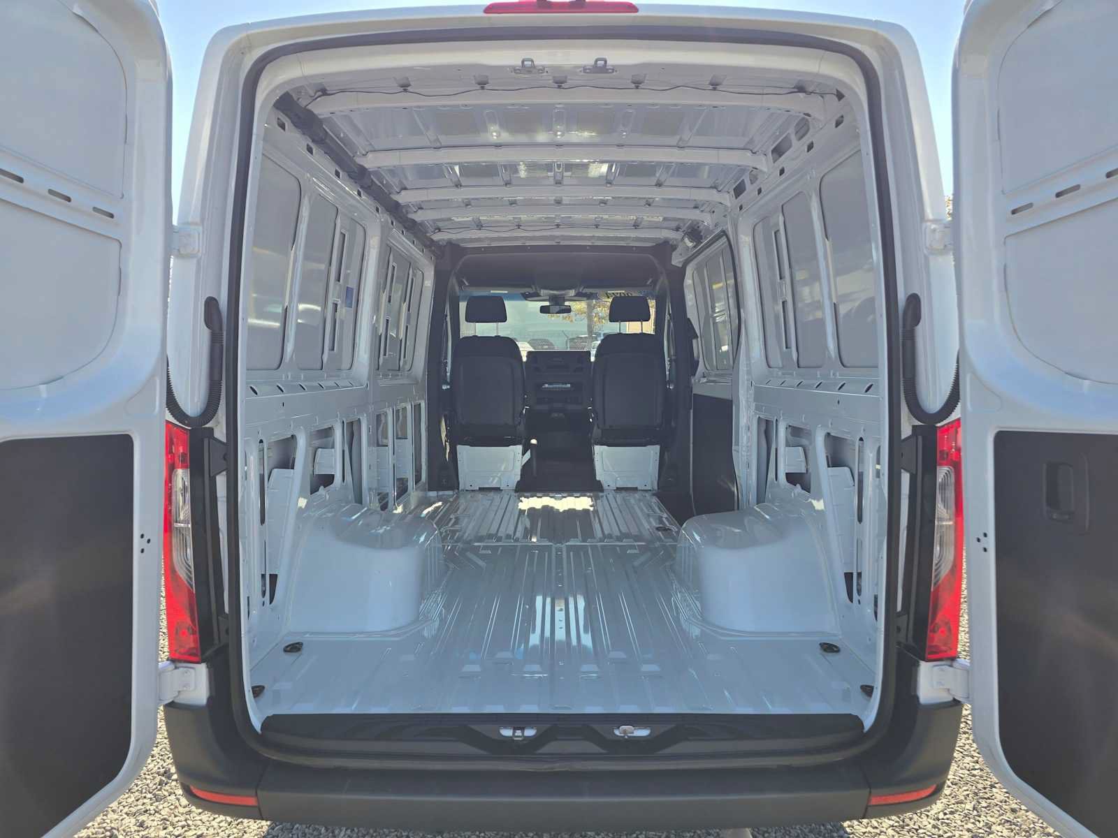 Used 2024 Mercedes-Benz Sprinter 3500 image 14
