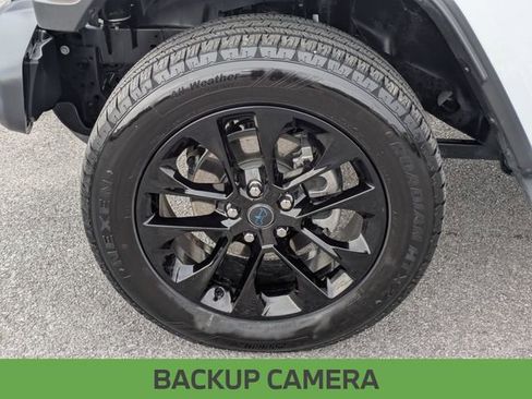 Used 2025 Jeep Wrangler Unlimited Sahara image 11