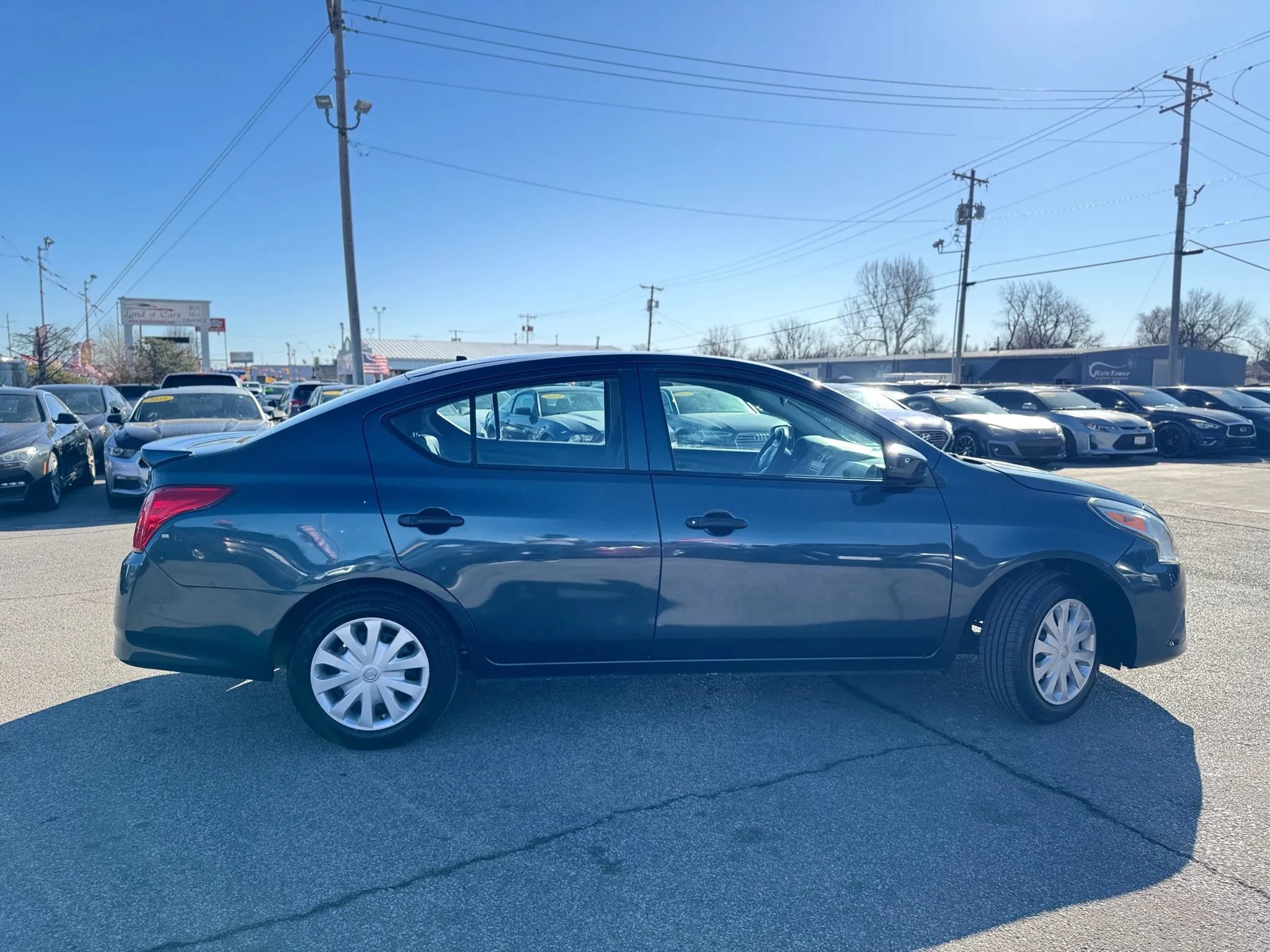 Used 2017 Nissan Versa S Plus FWD image 2