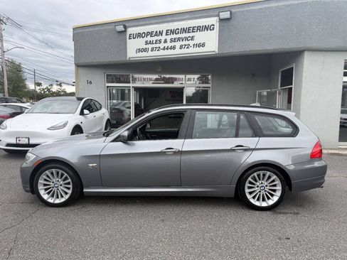 Used 2011 BMW 328i xDrive Wagon AWD/4WD image 4